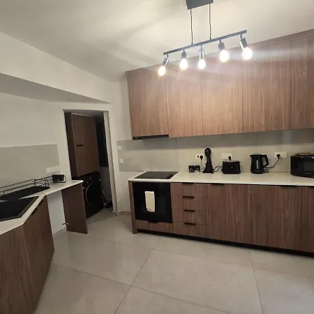 Apartment Maestro Family -